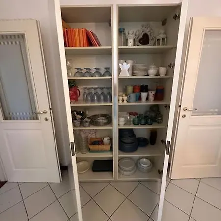 Elegante Vicino Mare E Centro アパート ペザロ