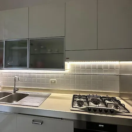 Διαμέρισμα Elegante Vicino Mare E Centro Πέζαρο