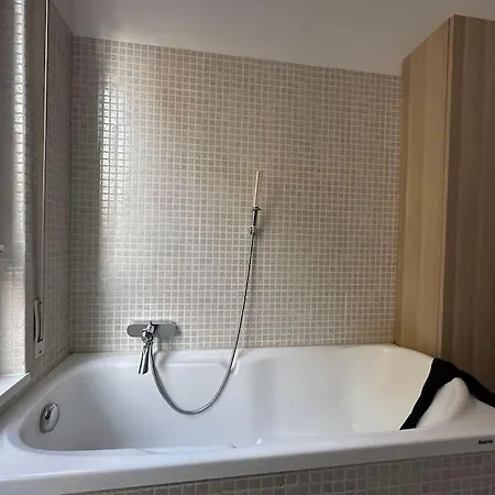 Διαμέρισμα Elegante Vicino Mare E Centro Πέζαρο