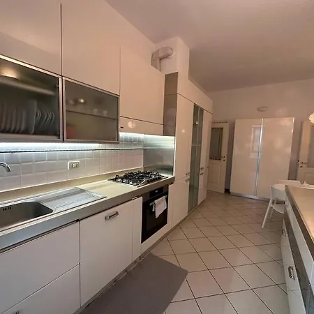 Lägenhet Elegante Vicino Mare E Centro *